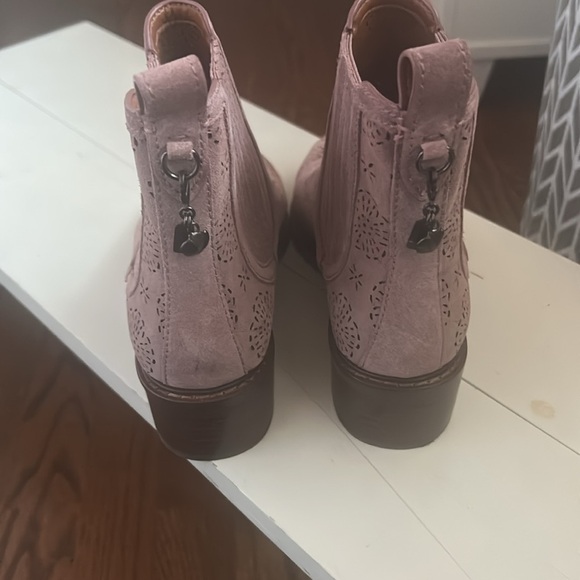 🌿P4 Brooks mauve pink women’s suede booties, size 5.5🌿 - Picture 8 of 9
